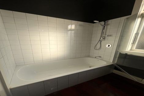 Photo of property in 11 Norwood Road, Bayswater, Auckland, 0622