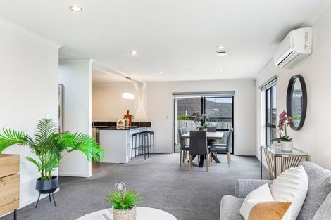 Photo of property in 8 Bonny Crescent, Massey, Auckland, 0614