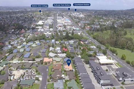 Photo of property in 25 Heversham Place, Glendene, Auckland, 0602