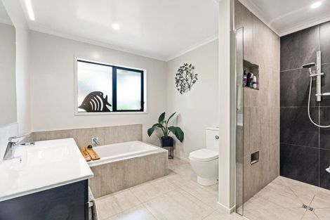 Photo of property in 33 Tesoro Way, Parahaki, Whangarei, 0112