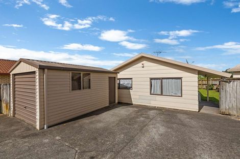 Photo of property in 399b Roscommon Road, Clendon Park, Auckland, 2103