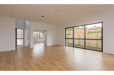 Photo of property in 139 Tiriwa Drive, Massey, Auckland, 0614