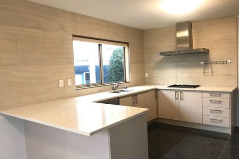 Photo of property in 1/3 Colin Wild Place, Glenfield, Auckland, 0629