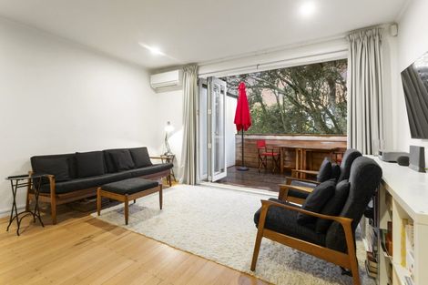 Photo of property in 2/5 Larchwood Avenue, Westmere, Auckland, 1022
