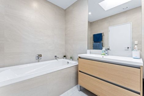 Photo of property in 28 Owen Chapman Drive, Red Beach, 0932