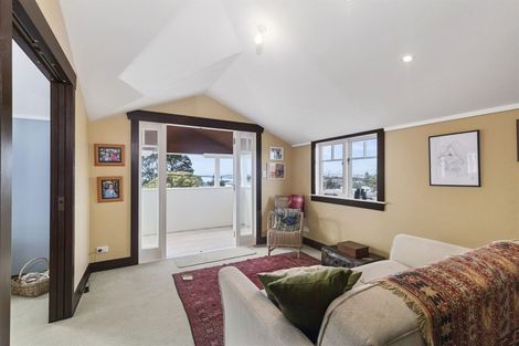 Photo of property in 1 Wicklow Road, Narrow Neck, Auckland, 0622