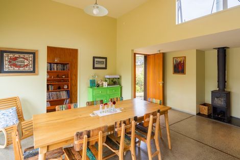 Photo of property in 25 Tennis Court Road, Raumati South, Paraparaumu, 5032