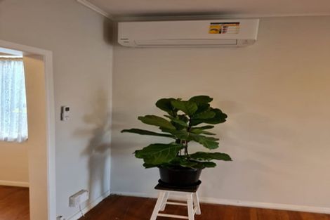 Photo of property in 3 Links Road, New Lynn, Auckland, 0600