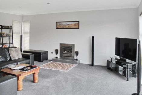 Photo of property in 1 Millbrook Place, Ashhurst, 4810