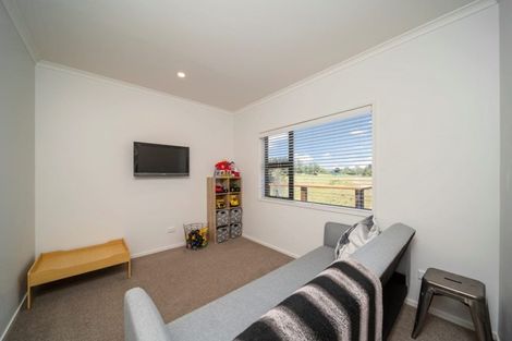 Photo of property in 5a Tupuhi Place, Highlands Park, New Plymouth, 4312