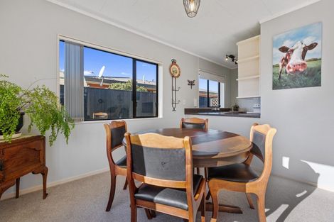 Photo of property in 273/1 Mangorei Road, Merrilands, New Plymouth, 4312