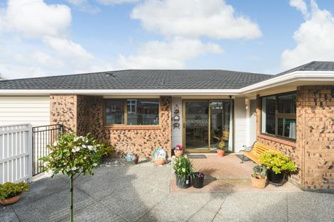 Photo of property in 166b Fitzherbert Avenue, West End, Palmerston North, 4410