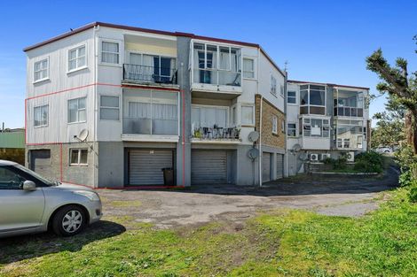 Photo of property in 6/184 Powderham Street, New Plymouth, 4310