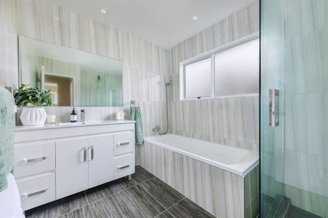 Photo of property in 21/24 Eastglen Road, Glen Eden, Auckland, 0602