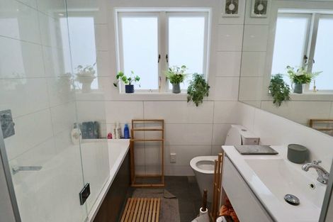 Photo of property in 182 Old Titirangi Road, Titirangi, Auckland, 0604