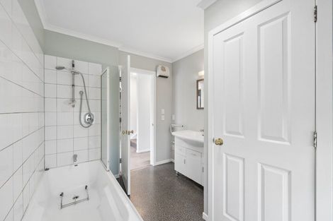 Photo of property in 55b Bolton Street, Kelburn, Wellington, 6012
