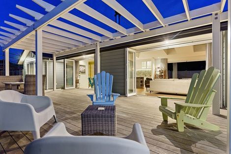 Photo of property in 6 Arapipi Way, Peka Peka, Waikanae, 5391