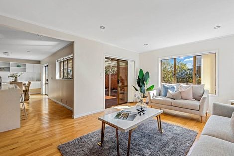 Photo of property in 23 Manutara Avenue, Forrest Hill, Auckland, 0620