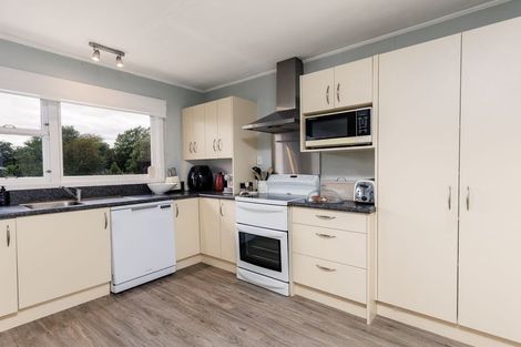 Photo of property in 15 Oxford Street, Waimate, 7924