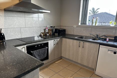 Photo of property in 29 Kathleen Reece Place, Waiuku, 2123