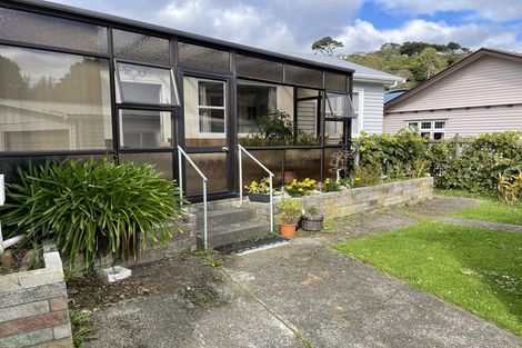 Photo of property in 19 Petherick Crescent, Johnsonville, Wellington, 6037
