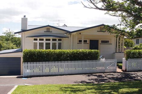 Photo of property in 31 Glen Road, Stanley Point, Auckland, 0624