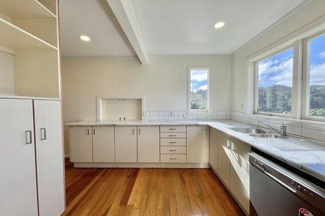 Photo of property in 14 Terawhiti Terrace, Karori, Wellington, 6012