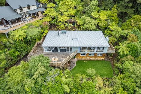 Photo of property in 12 Whiorau Grove, Lowry Bay, Lower Hutt, 5013