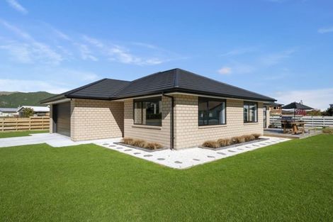 Photo of property in 27 Pukeko Way, Kinloch, Taupo, 3377