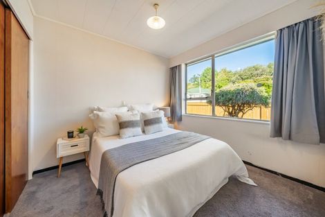 Photo of property in 3 Hawthorn Crescent, Stokes Valley, Lower Hutt, 5019