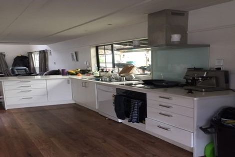 Photo of property in 87 Tawa Road, Kumeu, 0891