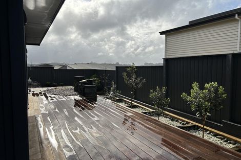 Photo of property in 19 Kerekin Drive, Oteha, Auckland, 0632