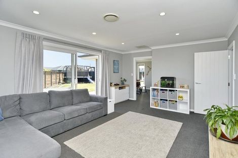 Photo of property in 35 Koura Drive, Rangiora, 7400