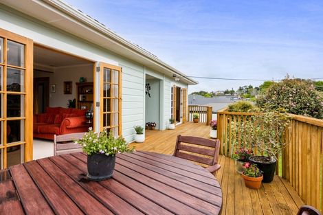 Photo of property in 13 Chilman Street, Strandon, New Plymouth, 4312