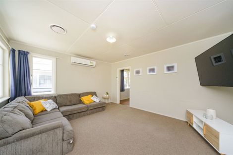 Photo of property in 27 Duff Crescent, Highbury, Palmerston North, 4412