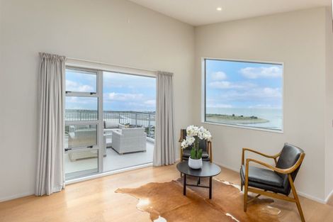 Photo of property in 16 Glendevere Terrace, Redcliffs, Christchurch, 8081