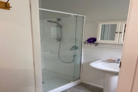 Photo of property in 40 Colmar Road, Mellons Bay, Auckland, 2014