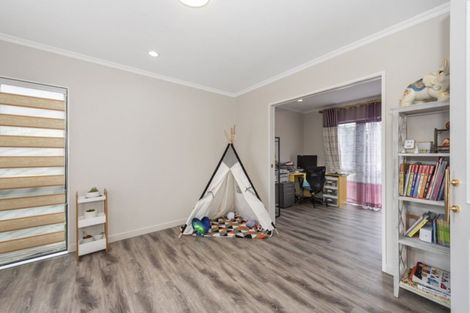 Photo of property in 47 Nielsen Gardens, Rototuna, Hamilton, 3210