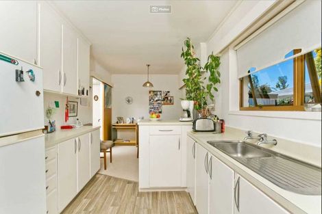 Photo of property in 2/4 Nea Place, Hillcrest, Auckland, 0627