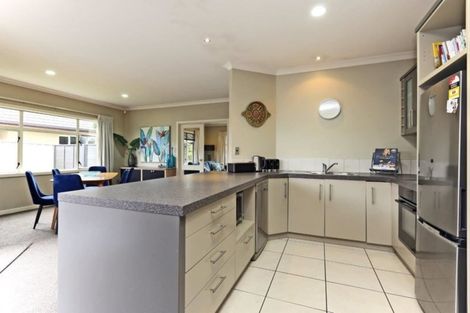 Photo of property in 16 Russell Robertson Drive, Havelock North, 4130