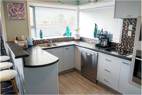 Photo of property in 103 Effingham Street, North New Brighton, Christchurch, 8083