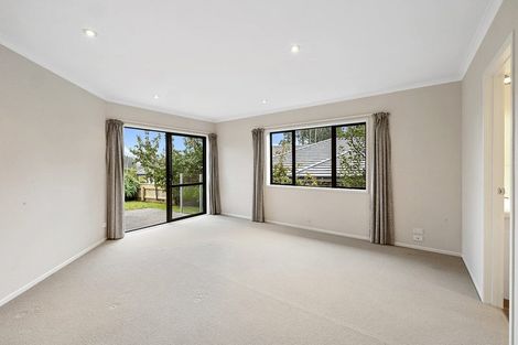 Photo of property in 72 Karamea Street, Whalers Gate, New Plymouth, 4310