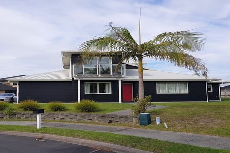 Photo of property in 11 Aarts Place, One Tree Point, 0118