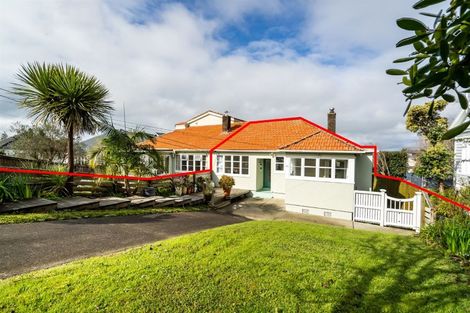 Photo of property in 65 Old Lake Road, Narrow Neck, Auckland, 0624