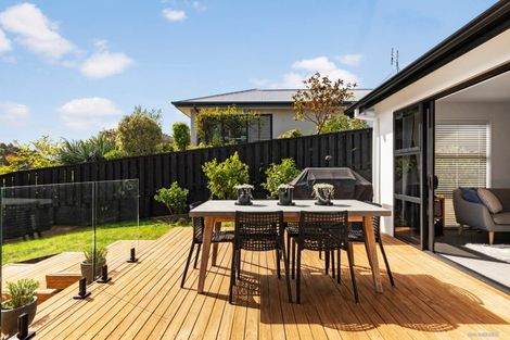 Photo of property in 23 Stockyard Crescent, Pukekohe, 2120