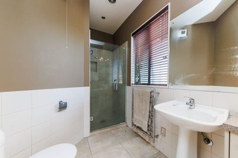 Photo of property in 5 The Oaks, Awapuni, Palmerston North, 4412