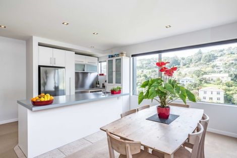 Photo of property in 33 Tiketike Way, Brooklyn, Wellington, 6021