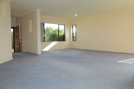 Photo of property in 10 Aaronville Way, East Tamaki, Auckland, 2016