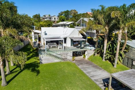 Photo of property in 13 Moana Drive, Tanners Point, Katikati, 3177