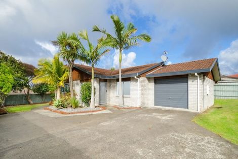 Photo of property in 76 Birdwood Road, Swanson, Auckland, 0612